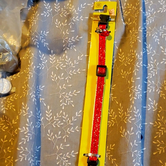 Cat collar w/bell - Picture 3 of 3